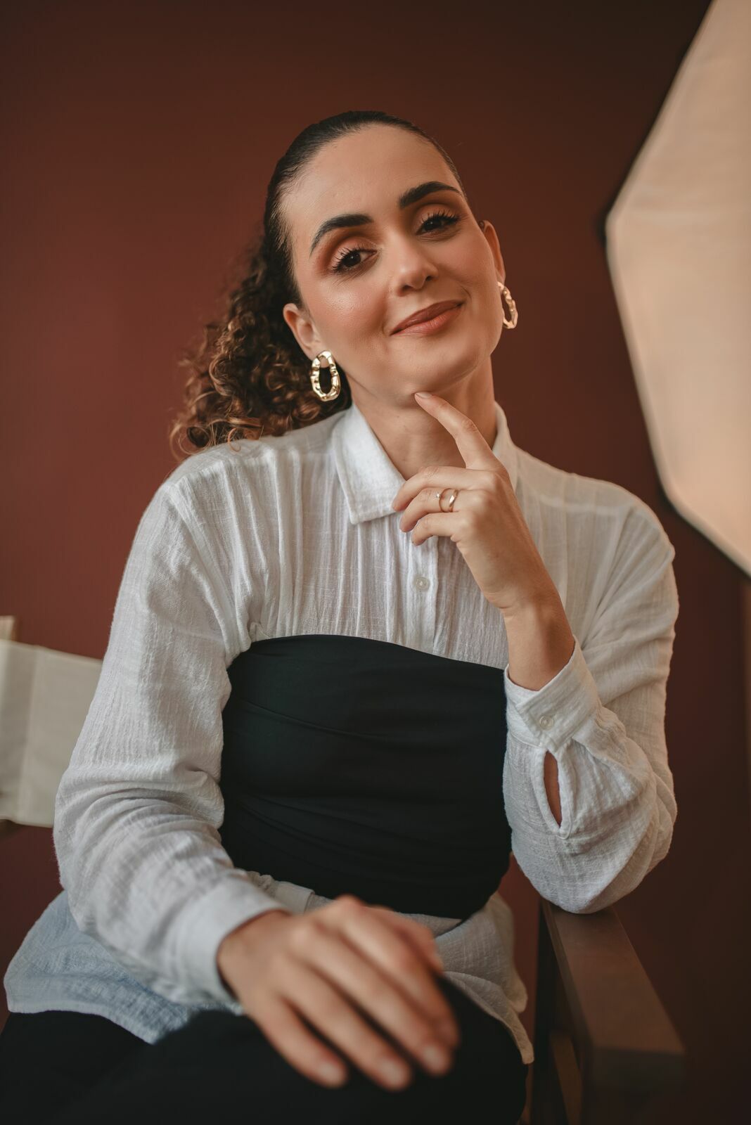 Foto do Sobre de Núbia Avlis | Posicionamento e Imagem